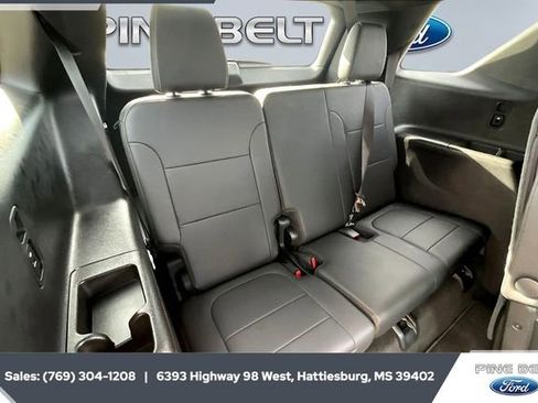 Used 2023 Chevrolet Traverse LT w/ LT Premium Package image 21