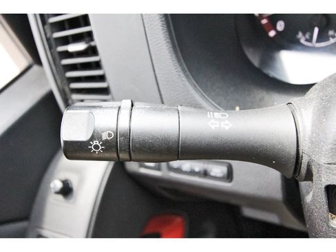 Used 2022 Nissan Frontier Pro-X RWD image 9