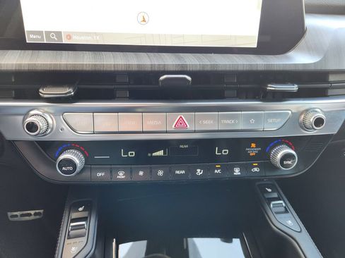Used 2024 Kia Telluride SX FWD image 17