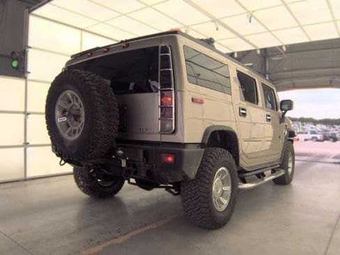 Used 2005 HUMMER H2 w/ Preferred Equipment Group AWD/4WD image 3