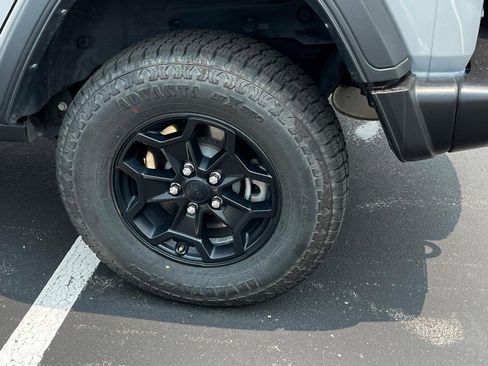 Used 2023 Jeep Wrangler Unlimited image 7