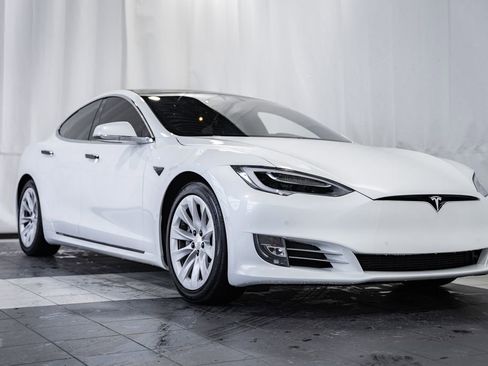 Used 2019 Tesla Model S Long Range image 1