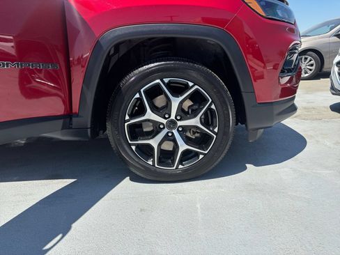 Used 2025 Jeep Compass Limited AWD/4WD image 31