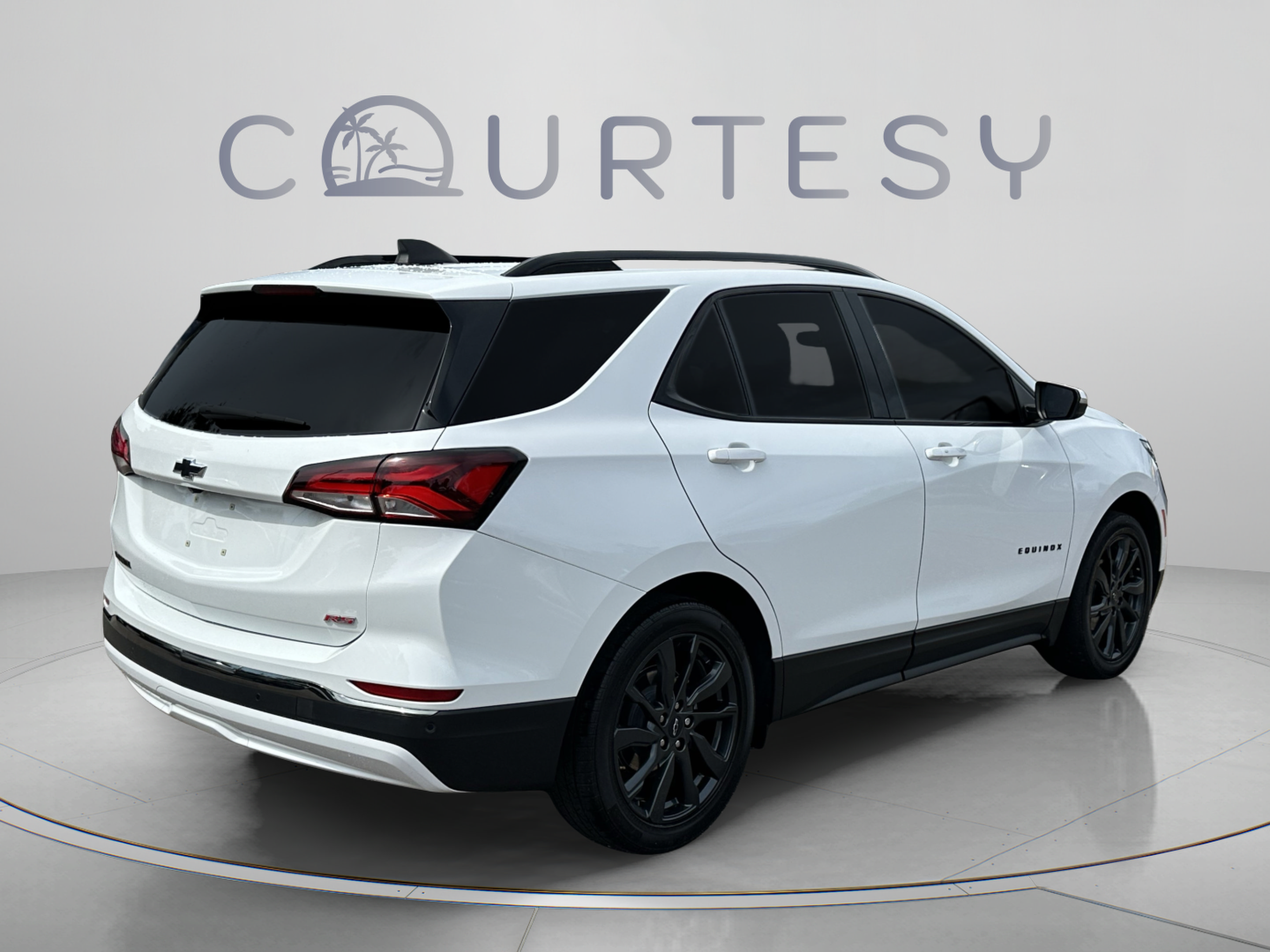 Used 2023 Chevrolet Equinox RS w/ RS Leather Package FWD image 5