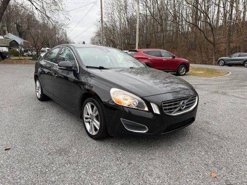 Used 2013 Volvo S60 T5 image 1