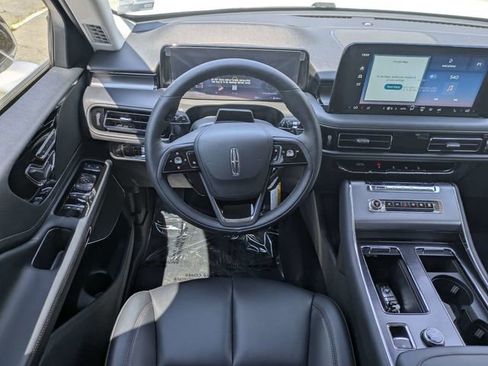 New 2026 Lincoln Aviator AWD image 14