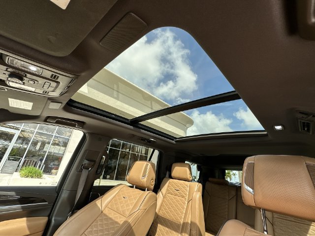 Certified 2023 Cadillac Escalade Premium Luxury w/ Performance Package AWD/4WD image 11