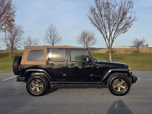 Used 2018 Jeep Wrangler Unlimited Sport image 9