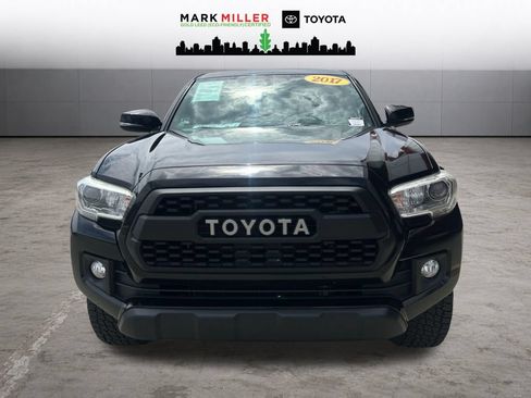 Used 2017 Toyota Tacoma TRD Off-Road w/ Tow Package (A/T) AWD/4WD image 9