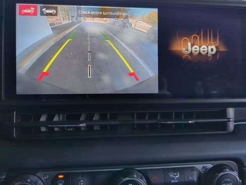 Used 2024 Jeep Wrangler Unlimited Rubicon 4xe image 18