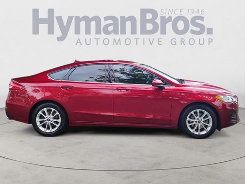 Used 2019 Ford Fusion SE FWD image 2