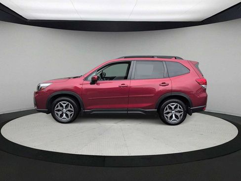 Used 2020 Subaru Forester Premium AWD/4WD image 5
