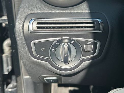 Used 2019 Mercedes-Benz C 300 Sedan image 23