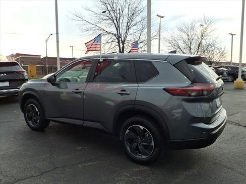 Used 2025 Nissan Rogue SV image 5