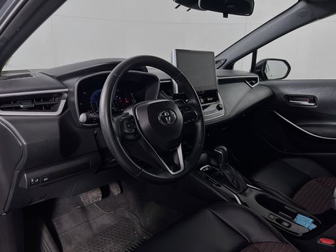 Certified 2025 Toyota Corolla XSE FWD image 9
