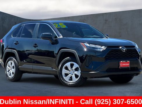 Used 2025 Toyota RAV4 LE AWD/4WD image 2