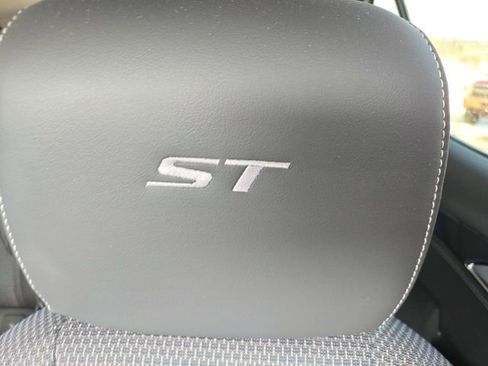 Used 2023 Buick Envision Preferred w/ Sport Touring Package image 15