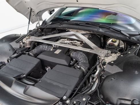 Used 2023 Aston Martin V8 Vantage Coupe RWD image 43