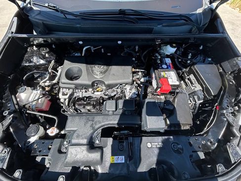 Used 2023 Toyota RAV4 XLE AWD/4WD image 32
