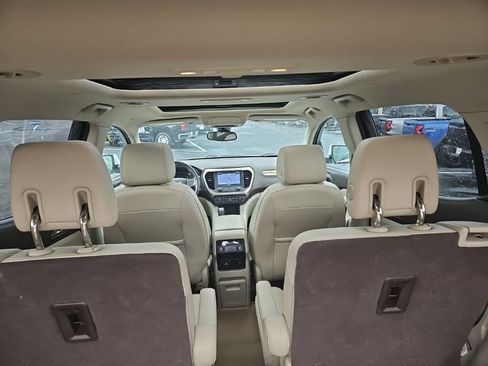 Used 2018 GMC Acadia Denali AWD/4WD image 11