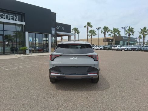 New 2026 Kia Sportage EX FWD image 5