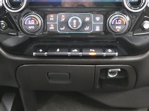 Used 2018 Chevrolet Silverado 1500 LT w/ All Star Edition AWD/4WD image 25