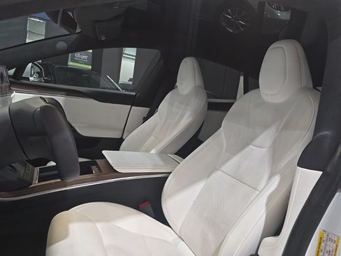 Used 2022 Tesla Model S AWD/4WD image 25