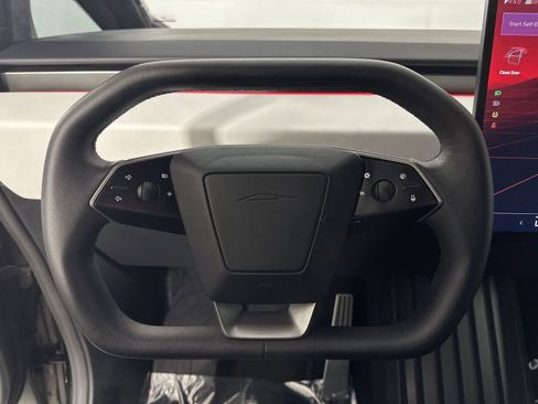 Used 2024 Tesla Cybertruck AWD Crew Cab image 18