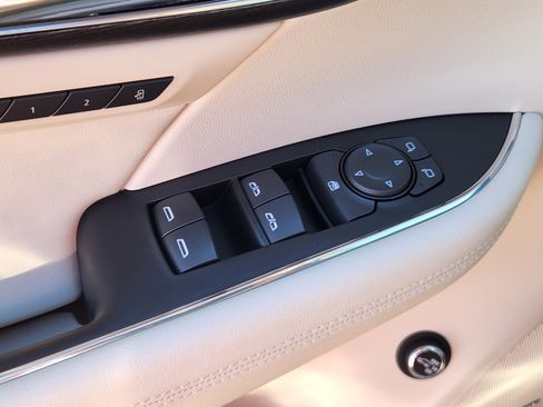 Used 2023 Buick Envision Avenir image 24