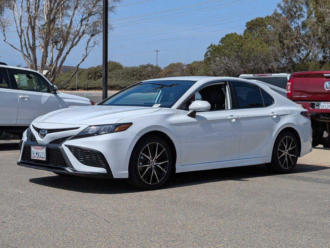 Used 2024 Toyota Camry SE FWD image 11