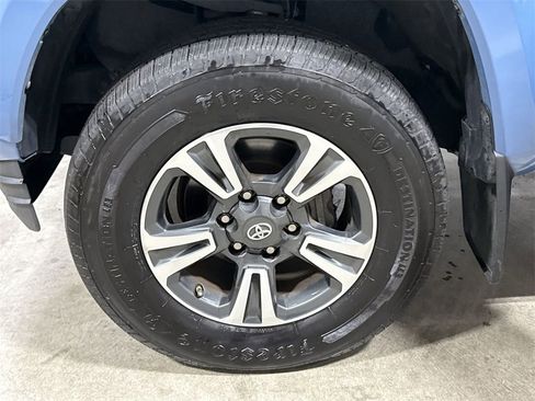 Used 2019 Toyota Tacoma TRD Off-Road image 25