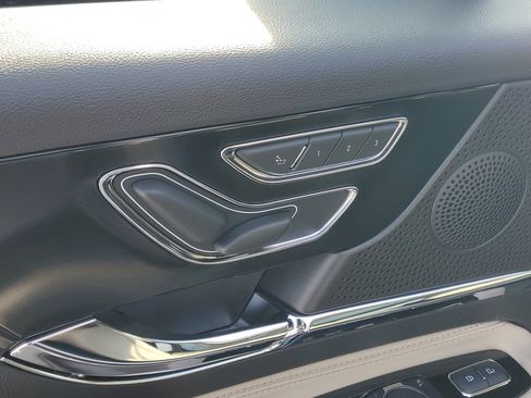 New 2026 Lincoln Corsair Premiere image 9