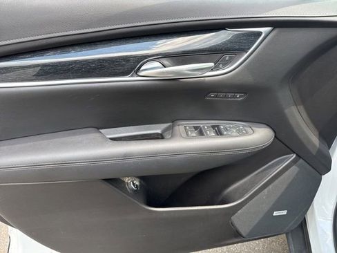 Used 2022 Cadillac XT5 Premium Luxury FWD image 7