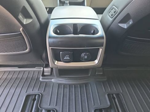 Used 2025 Kia Carnival SX FWD image 33