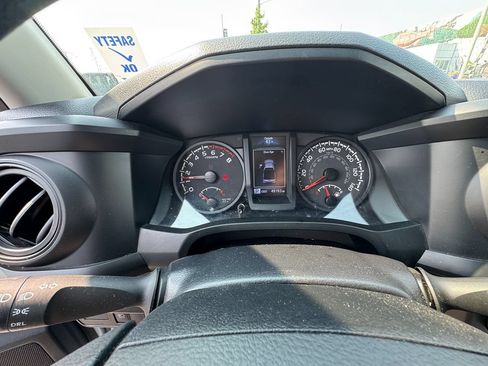 Used 2022 Toyota Tacoma SR AWD/4WD image 21