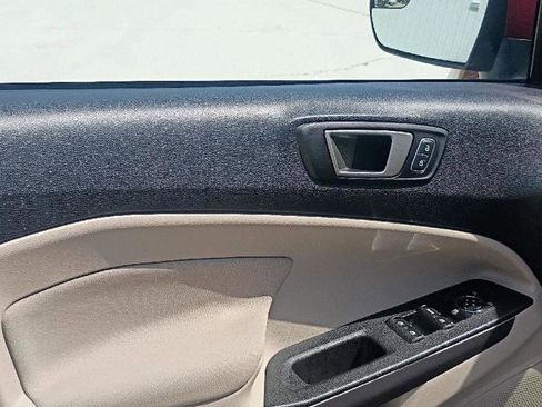 Used 2021 Ford EcoSport SE image 9