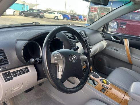 Used 2010 Toyota Highlander Limited image 17