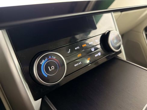 Used 2023 Land Rover Range Rover SE image 45