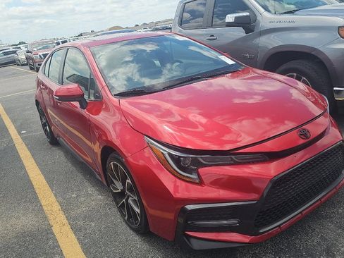 Used 2020 Toyota Corolla SE w/ SE Premium Package FWD image 3