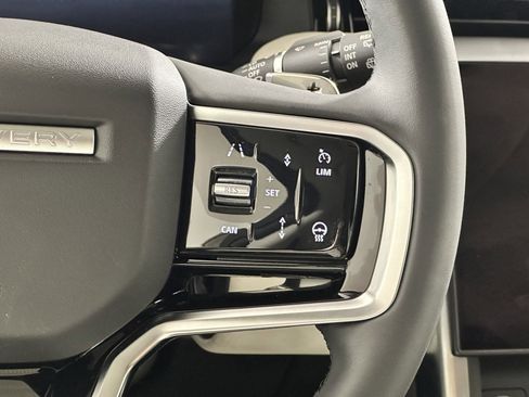 Used 2024 Land Rover Discovery Sport S image 21