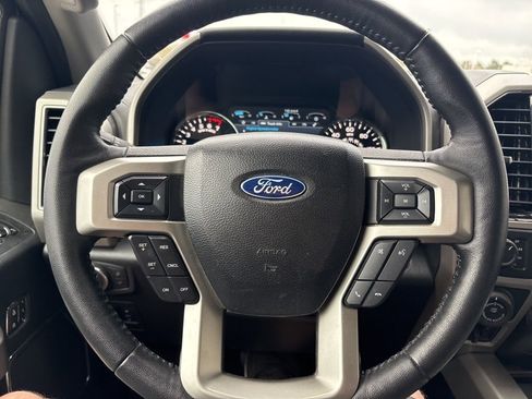 Used 2020 Ford F150 Lariat image 9