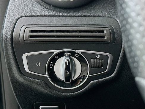 Used 2016 Mercedes-Benz GLC 300 4MATIC w/ Multimedia Package image 10