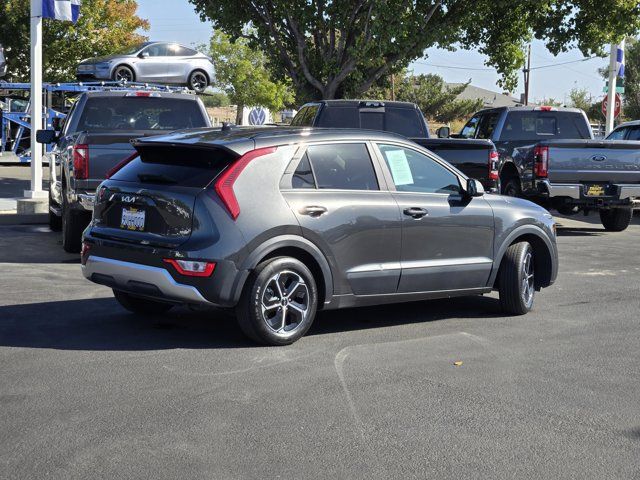 Used 2025 Kia Niro LX FWD image 4