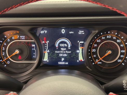 Used 2024 Jeep Wrangler Unlimited Rubicon w/ Convenience Group AWD/4WD image 22