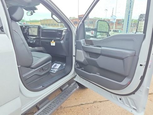 New 2026 Ford F250 Lariat w/ Black Appearance Package AWD/4WD image 16