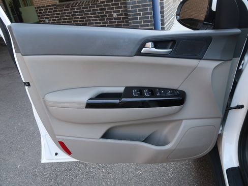 Used 2019 Kia Sportage EX w/ EX Premium Package FWD image 16