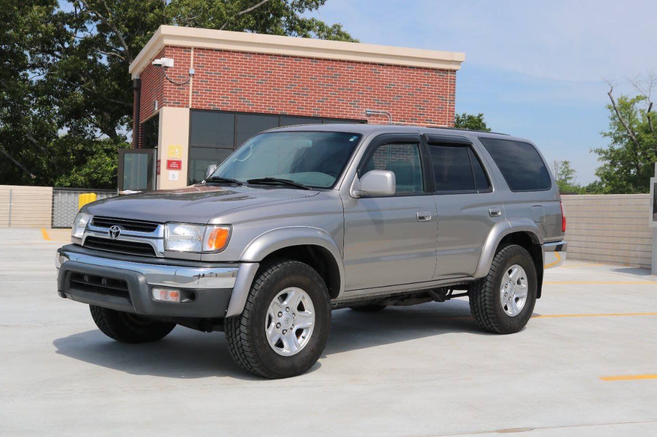 Used 2002 Toyota 4Runner SR5 AWD/4WD image 32