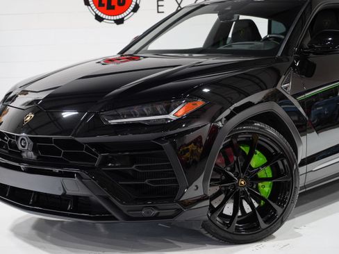 Used 2022 Lamborghini Urus AWD/4WD image 33