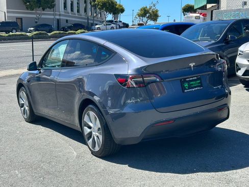 Used 2022 Tesla Model Y Long Range AWD/4WD image 7