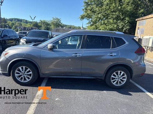 Used 2019 Nissan Rogue SV FWD image 2